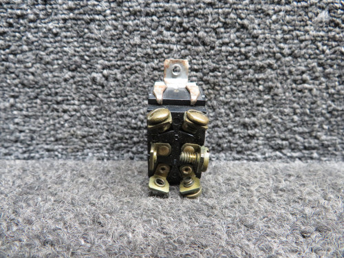 587-846 (Alt: 99377-015) Piper PA34-200T Navigation Light Switch