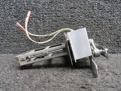 52D43 (Alt: 587-931) Piper PA34-200T Heater Switch Assembly