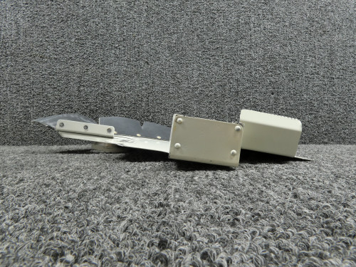 0750128-68 Cessna 182H Engine Vertical Baffle Assembly RH