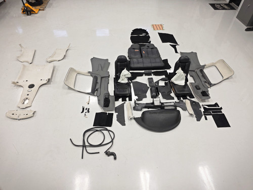 Cirrus SR20 Interior Set with Seats, Panels, Headliners & Accessories