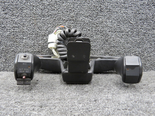 0719081-1 (Use: 0719081-5) Cessna T182T Pilot Control Wheel Assy w Accessories
