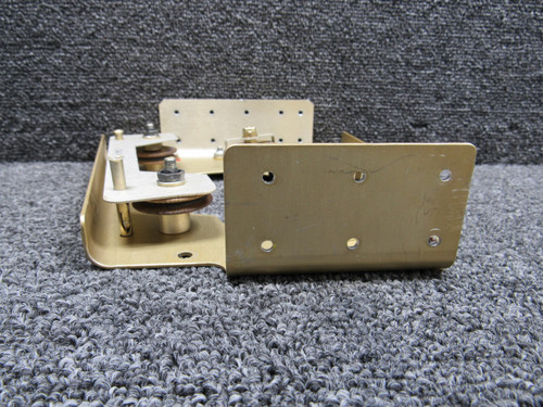 47-6329-01, 047-6327-01 Allied-Signal Autopilot Trim Servo Bracket Assembly