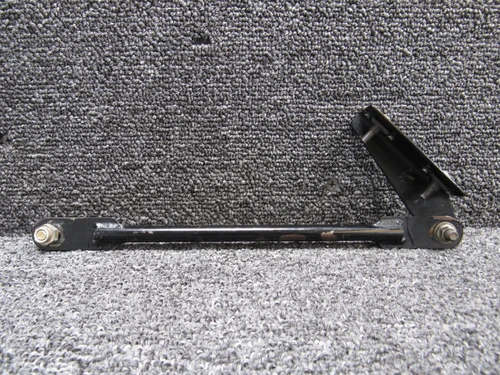 82239-002, 89735-022 Piper PA46-350P Engine Baffle Bracket Assembly