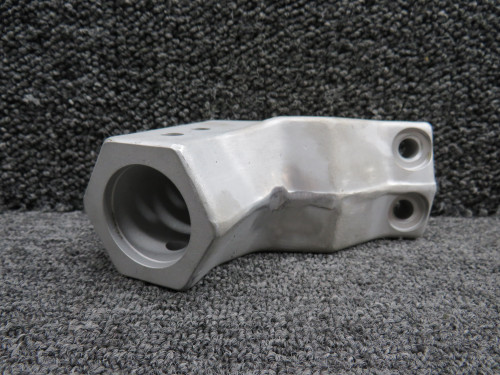 0741053-1 Cessna 182S Main Landing Gear Axle Fitting LH (Bead Blasted)