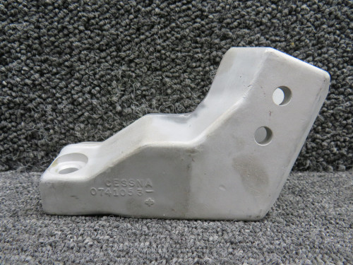 0741053-1 Cessna 182S Main Landing Gear Axle Fitting LH (Bead Blasted)