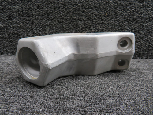 0741053-2 Cessna 182S Main Landing Gear Axle Fitting RH (Bead Blasted)