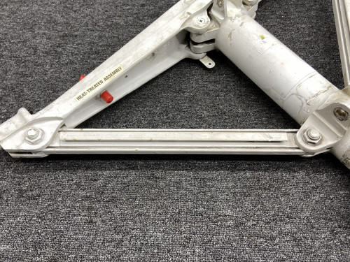60-810000-608 Beechcraft B60 Main Landing Gear Strut Assembly RH