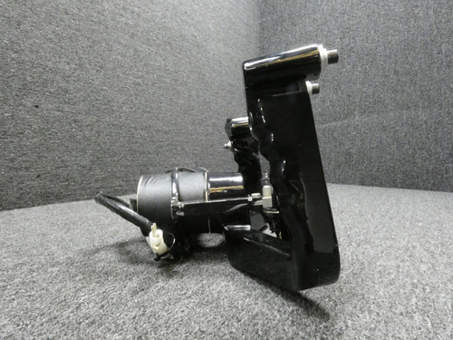 26-71004-003, 27-71059-007 Swearingen SA-226T Control Column Tube & Wheel RH