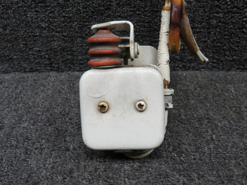 002-361013-32, 002-361013-29 Beech F33A Main Gear Safety Switch with Bracket RH