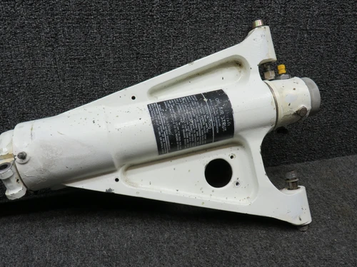 35-825196-698 Beechcraft F33A Nose Landing Gear Assembly