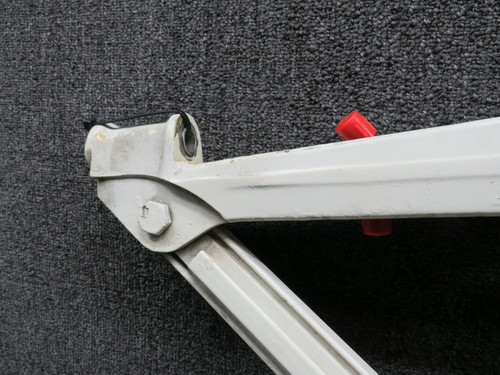 35-810026-654 Beechcraft F33A Main Landing Gear Assembly RH