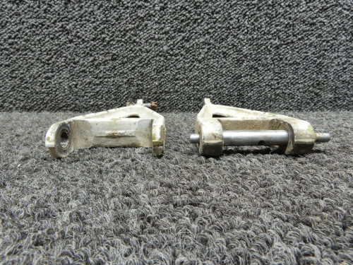 60-820018-1, 96-820020-1 Beech 58 Nose Landing Gear Torque Link Upper and Lower
