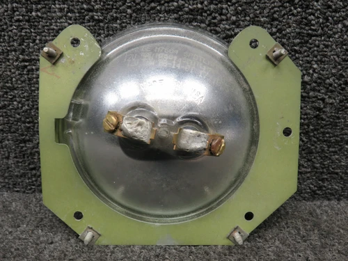 0523118-1, 0423542-6 Cessna 172B Landing Light Assembly with Bracket