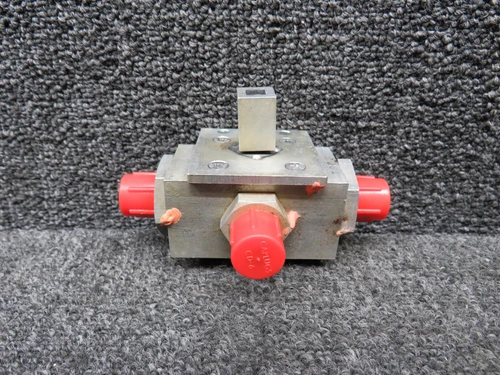 0513120-5, 0716612-202 Cessna 172B Fuel Selector Valve Assy w Shaft and Handle