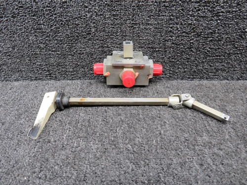 0513120-5, 0716612-202 Cessna 172B Fuel Selector Valve Assy w Shaft and Handle