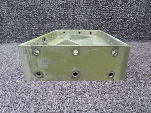 0541122-1 (Cast: 05241122-497) Cessna 172B Main Gear Support Inboard LH