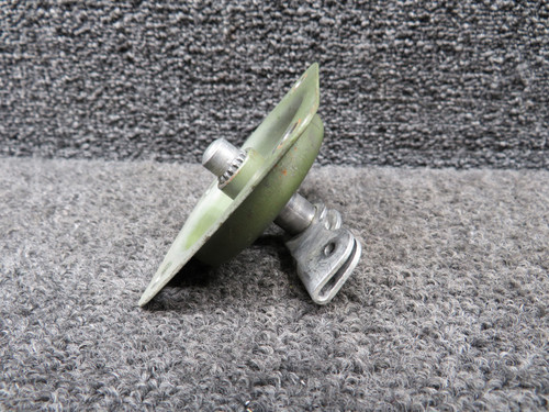 0413195-3, 0511227-6 Cessna 172B Cabin Door Bearing Plate and Shaft Assembly RH