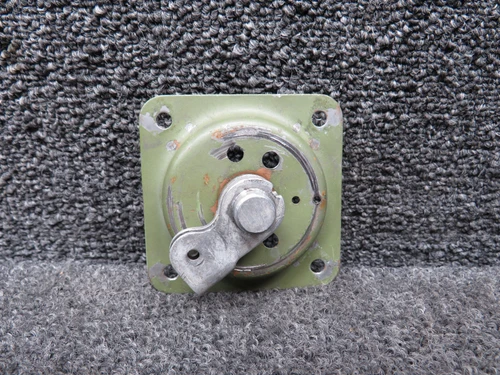 0413195-3, 0511227-6 Cessna 172B Cabin Door Bearing Plate and Shaft Assembly RH