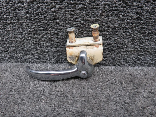 0711052-1 Cessna 172B Cabin Door Window Latch Assembly LH