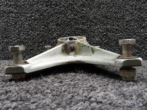 67042-013 (Cast: 67043-3) Piper PA28RT-201T Aft Trunnion Fitting Assembly