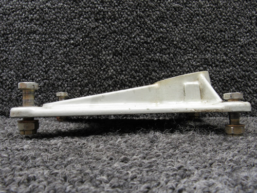 67042-013 (Cast: 67043-3) Piper PA28RT-201T Aft Trunnion Fitting Assembly