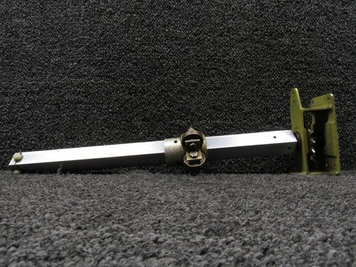 20975-000, 20999-000 Piper Control Wheel Shaft w Sprocket RH