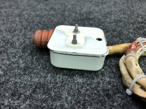 002-361013-608 Beech B58 Switch Landing Gear RH (Volts: 28)