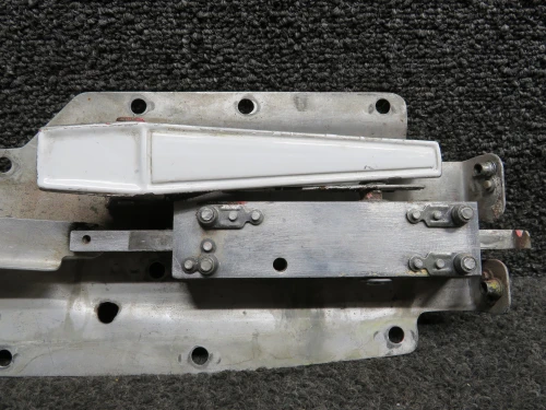 1211063-1 Cessna 210H Baggage Door Upper Hinge