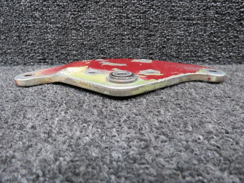0534122-1 (Use: 0534128-1) Cessna 172G Aft Elevator Bellcrank