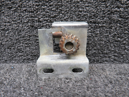 0511262-1 Cessna 172G Cabin Door Rotary Clutch Assembly LH