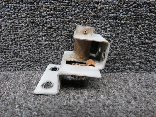 0511262-1 Cessna 172G Cabin Door Rotary Clutch Assembly LH