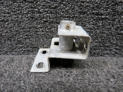 0511262-2 Cessna 172G Cabin Door Rotary Clutch Assembly RH