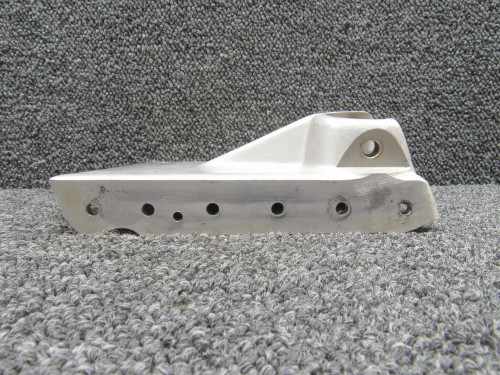 0441204-4 (Use: 0441204-12) Cessna 150 Main Landing Gear Support Inboard RH