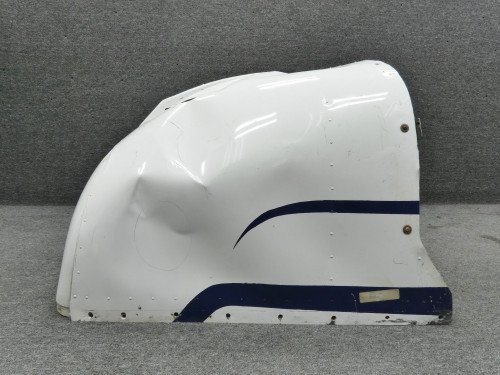 0552162-54, 0552019-33 Cessna 172P Engine Lower Cowl Assy with Nose Cap (Core)