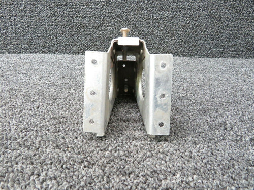 1221088-8 Cessna T210N Bracket Assy RH