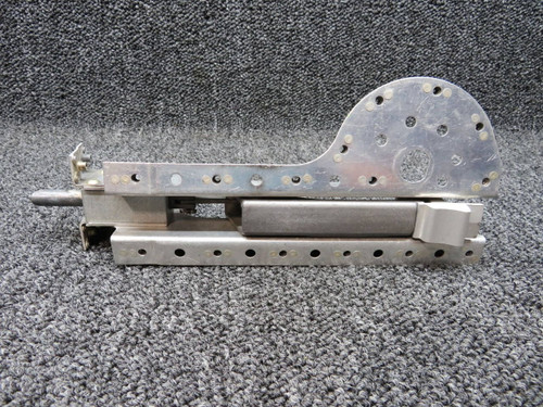 0851781-38 (FSO: D966-1 , Use: H966-1) Cessna T310R Nacelle Baggage Door Latch