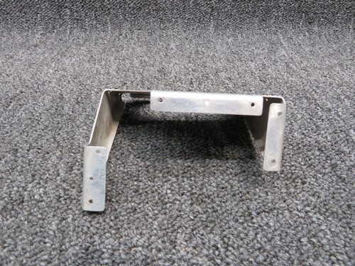 2213068-1 Cessna R182 Support Assy Receptacle