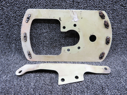 0541220-2, 0541218-2 Cessna 172 Wheel Pant Mounting Plate with Stiffener RH