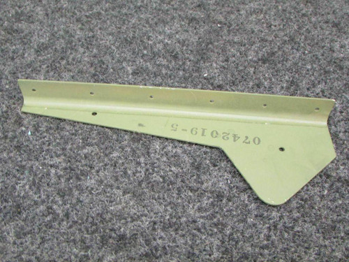 Cessna 0742019-5 Cessna Bracket NEW OLD STOCK SA