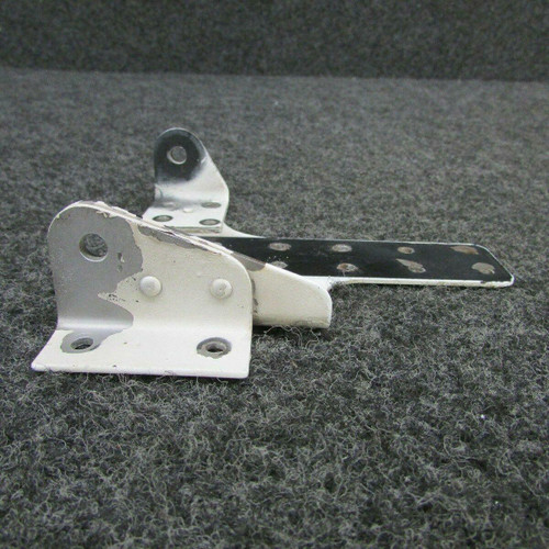 Piper 82923-002 Piper PA46-350 Flap Bracket Idler LH