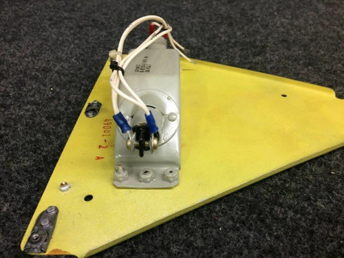 Piper 472-788 / 49081-002 Piper PA-31T Grimes Light Socket W/ Bracket V 28