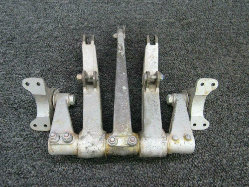 Beechcraft 35-524100 / 35-524108 Beech B35 Differential Arm Control Assy W/ Supports