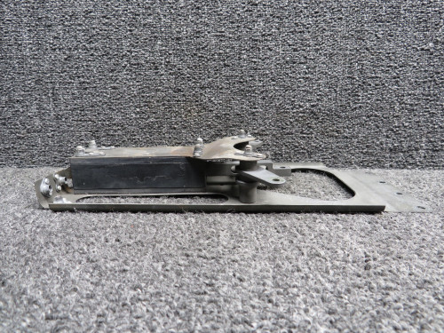 2117121-2, 2117121-11 Cessna P210N Cabin Door Latch Assy w Guide Pin & Plate