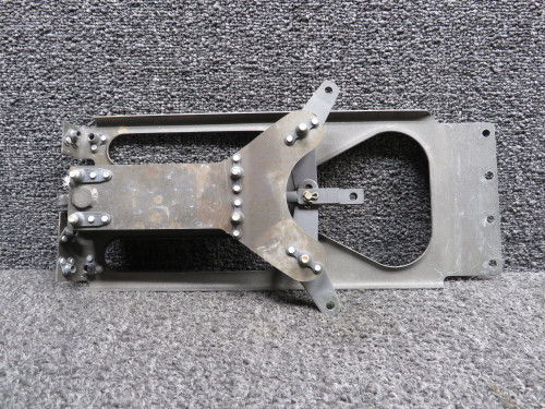 2117121-2, 2117121-11 Cessna P210N Cabin Door Latch Assy w Guide Pin & Plate