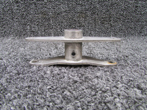 Piper PA31T Bellcrank Door Latch Middle