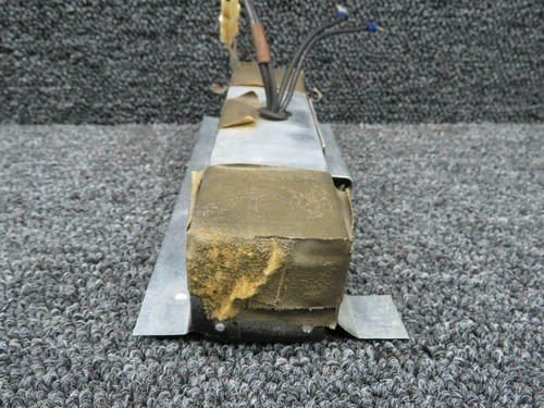 Cessna 0711777-7 Cessna T210L Panel Light Housing Instrument Assy Volts 28