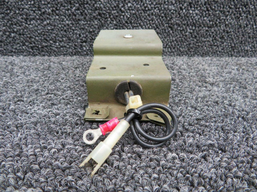 Cessna 0700616-1 CessnaA185F Courtesy Light W/ Shield Assembly V 28