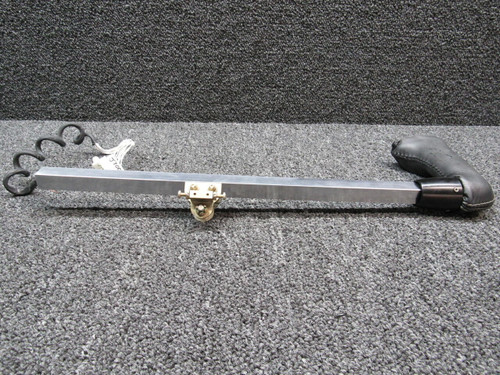 Cirrus 24578-001 / 13975-003 Cirrus SR22T Yoke Grip Assy W/ Yoke Tube LH Hours 695.5