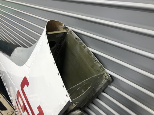 Cessna 5131020-28 USE 5131020-57 Cessna 402C Vertical Stabilizer Assembly