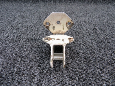 LA57275307 (Use: 2824102-15) Columbia 400 Actuator Hinge Aileron